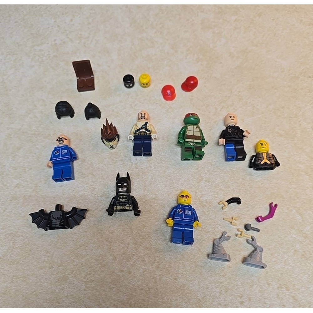 Lot of Lego Batman Teenage Mutant Ninja Turtle Minifigures, Parts & Accessories